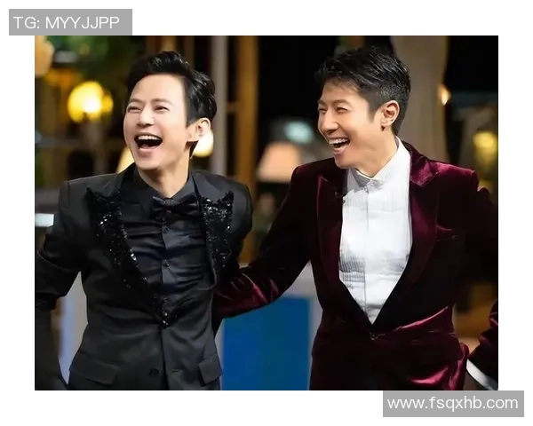 撒贝宁与足球明星同框合影展现体育与娱乐的完美融合与友谊瞬间